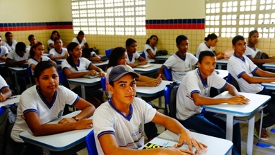 Na Escola Maria Gayão, em Araçoiaba, as salas de aula ganharam reforma. O projeto ainda apoiou a construção de uma biblioteca, um laboratório de informática e um refeitório. (Banco Mundial/Mariana Ceratti).
