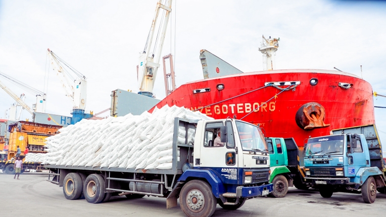First batch of urea fertilizer making its way to the Agriculture Service Centers from the Port of Colombo