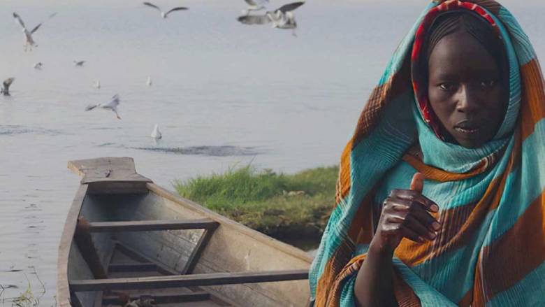 Woman fishing on Lake Chad. ©Naomi Frerotte / UNOCHA