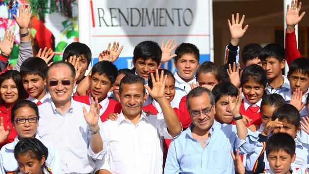 President Kim Visits a Top School in Peru