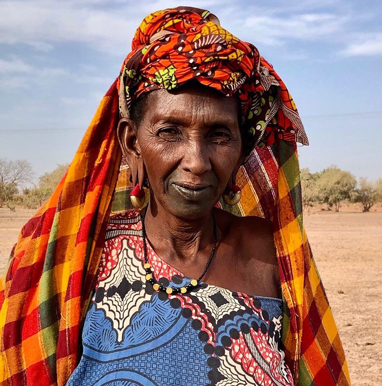 Each year, as the dry season begins, Kaffia and her family leave their region of Podor in the far north close to the border with Mauritania and journey by cart to the south in search of pastureland and water for their cattle, goats, and sheep. © Elena Trimboli-Queyranne/World Bank