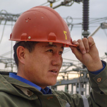 Worker wearing helmet