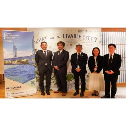 Fukuoka City's New Chief Executive of Road and Sewerage Bureau Pays Courtesy visit to TDLC