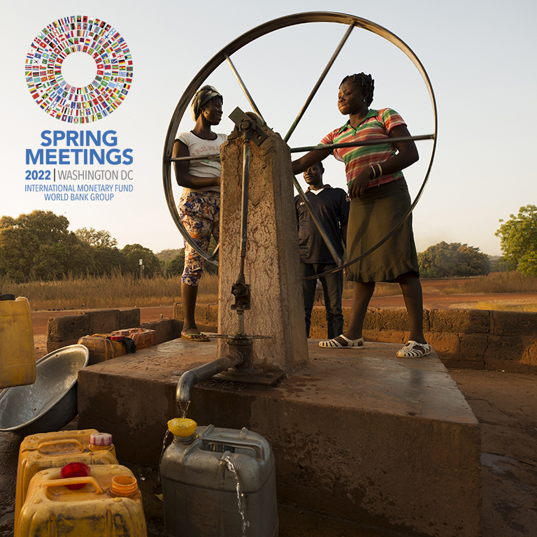 Burkina Faso - Women operating a water pump