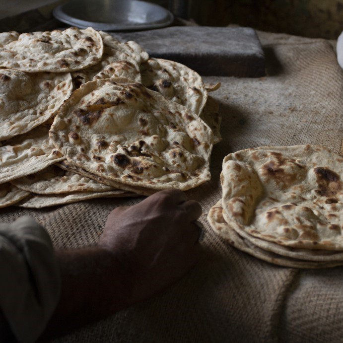 Pakistani bread / roti in the market