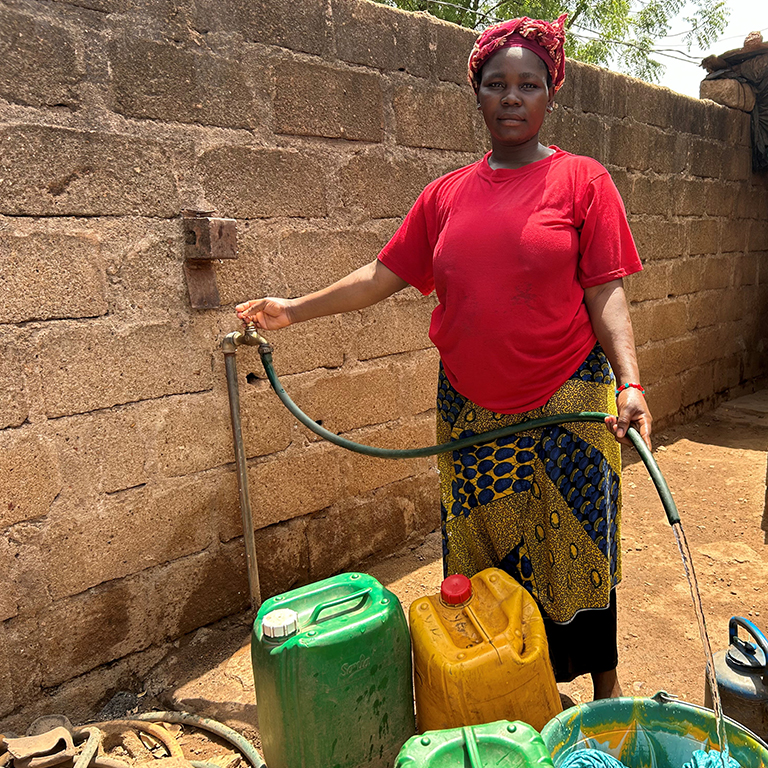 In Bamako, access to clean water improves people's lives