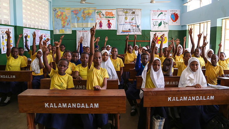 Jim Kim Visits One of Tanzania's Top Performing Primary Schools