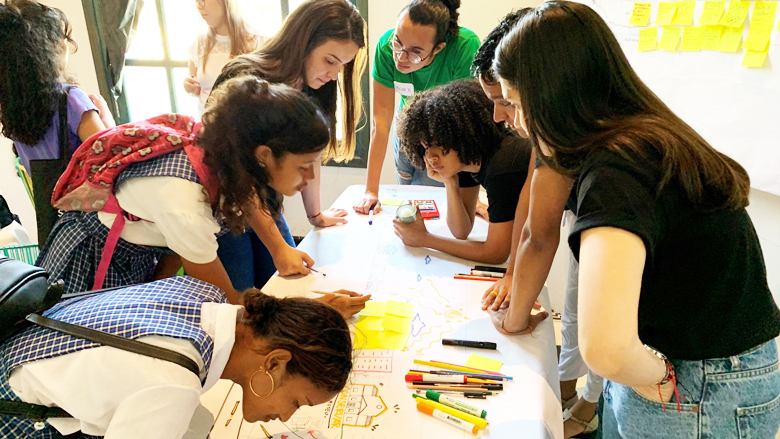 Residents of Barranquilla creating sketches during the Urban Design Sketchbook Workshop