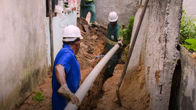 Connecting the Unconnected: How to Get Households Connected to Sewerage Networks 