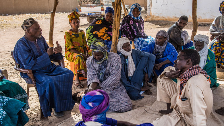 Koumpentoum, Senegal. Amadou Diallo speaks with herders and farmers during a consultation meeting to open a dialogue and seek compromises so that solutions can be found and conflicts reduced. © Vincent Tremeau/World Bank.
