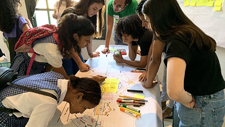 Residents of Barranquilla creating sketches during the Urban Design Sketchbook Workshop