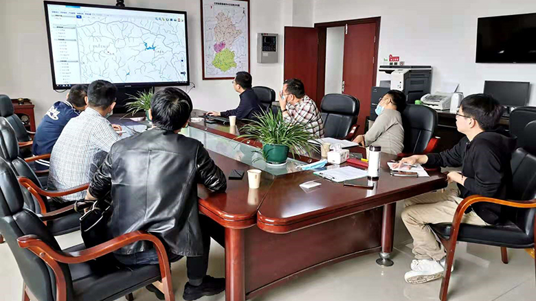 Flood Control and Dispatching Center using DSS during the 2020 floods. Photo: Jiangxi Wuxikou Integrated Flood Management Project Management Office