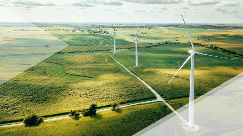 A line of wind turbines in the middle of farmland in the United States. Photo: Franckreporter/iStock