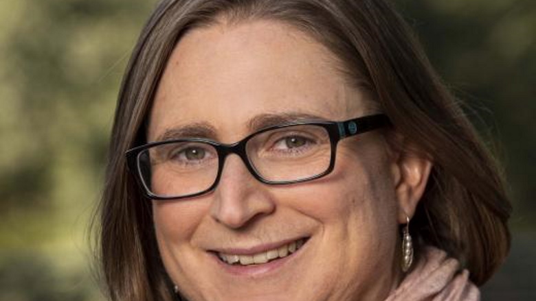 Headshot of Christine Stewart
