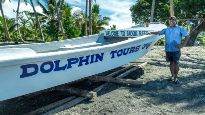 Josefa Bau from Nataleira runs dolphin watching tours from Natalei eco-lodge in Fiji alongside his wife, Viniana Vuibau. Cred