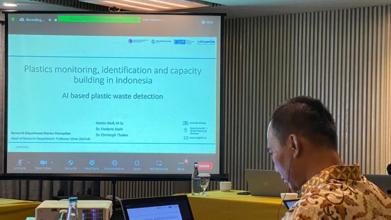 Artificial Intelligence and Drone Technology to scale up trash types and waste volumes identification in Java