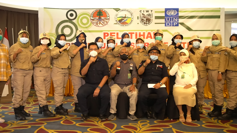 A group photo Perempuan Inspiratif Mitra Polisi Kebutaanan