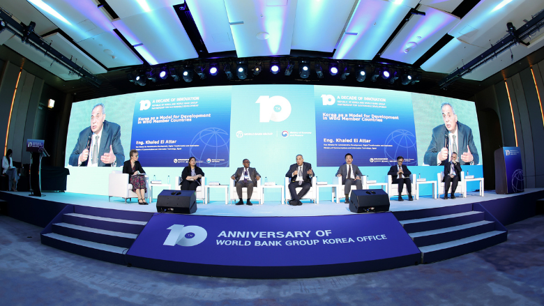 Panelists of the 10th Anniversary of the World Bank Korea Office.