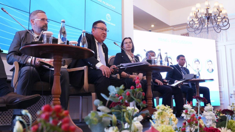 Bishkek Water Forum participants