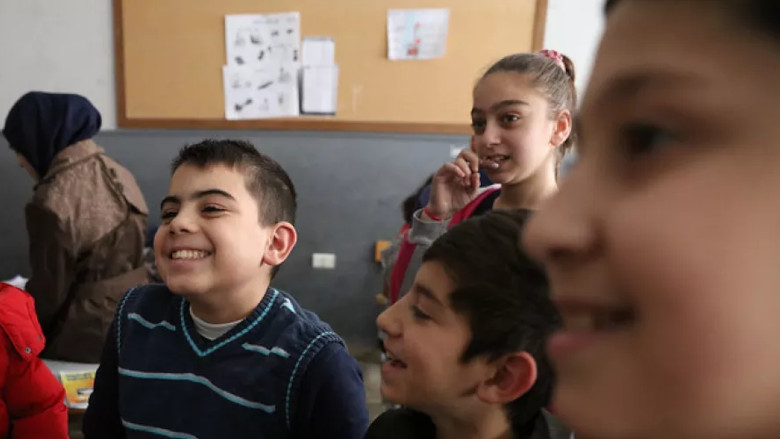 Theory and evidence on the impact of refugees on host communities
