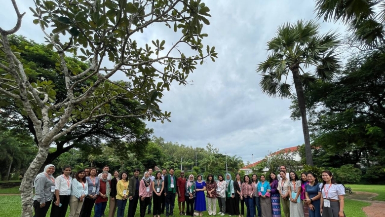 Group photo with Mr. Pak Sokharavuth, Under Secretary of State of the Ministry of Environment for Cambodia.