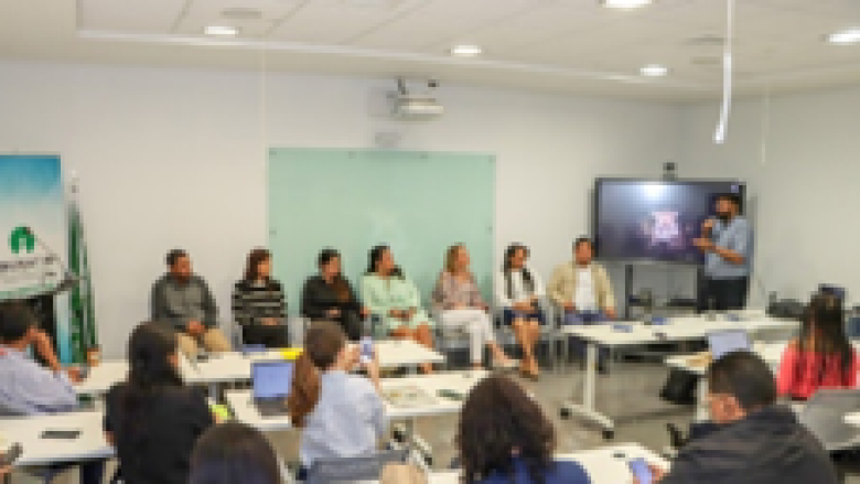 (left) Journalists and TV hosts discussing media's role in HUMAN-WILDLIFE CONFLICT reporting.