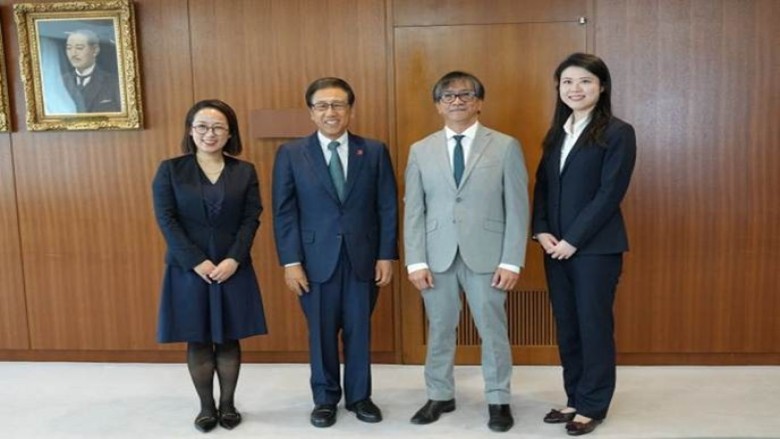 Courtesy-visit-to-Sapporo-with-mayor-780x439px